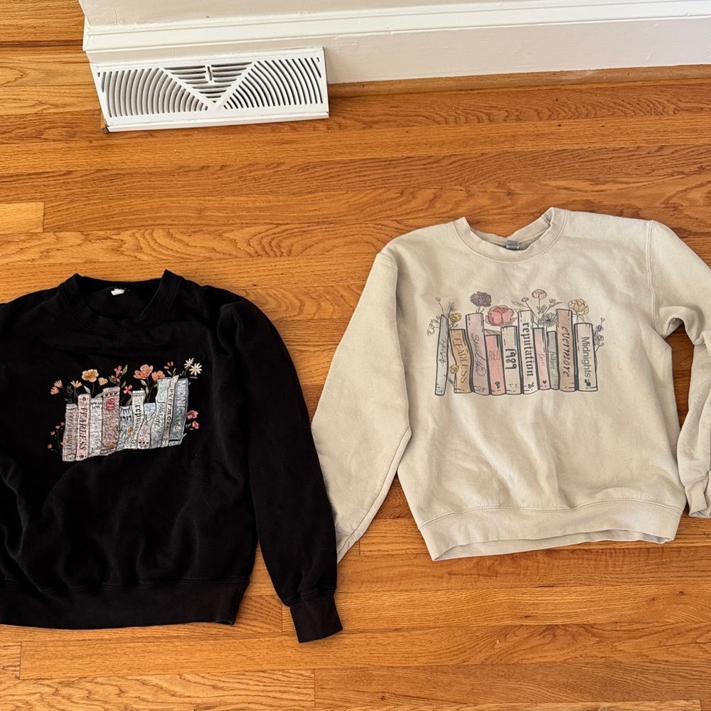 Taylor Swift women small (kids xl) black  and Cream Book Graphic Sweatshirts